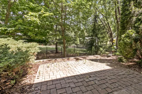 1022 Ravendale Court Naperville IL 60540
