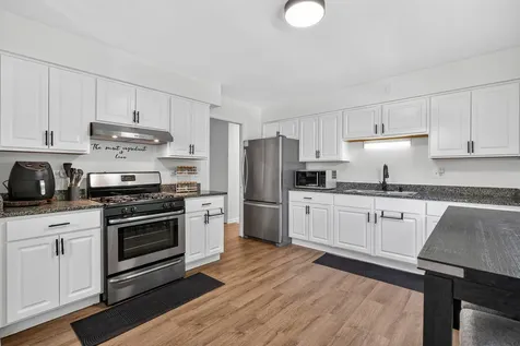 702 West Fitzhenry Court Glenwood IL 60425