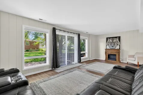 702 West Fitzhenry Court Glenwood IL 60425