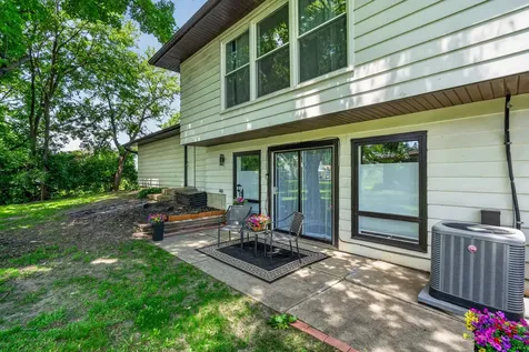 702 West Fitzhenry Court Glenwood IL 60425