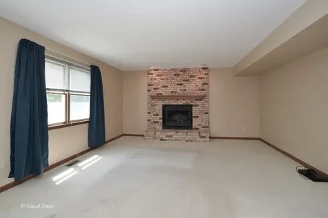 841 Hemlock Drive Sleepy Hollow IL 60118