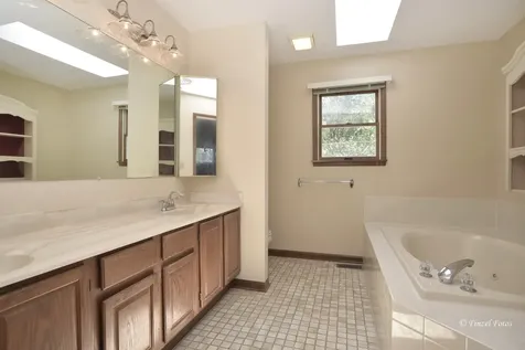 841 Hemlock Drive Sleepy Hollow IL 60118