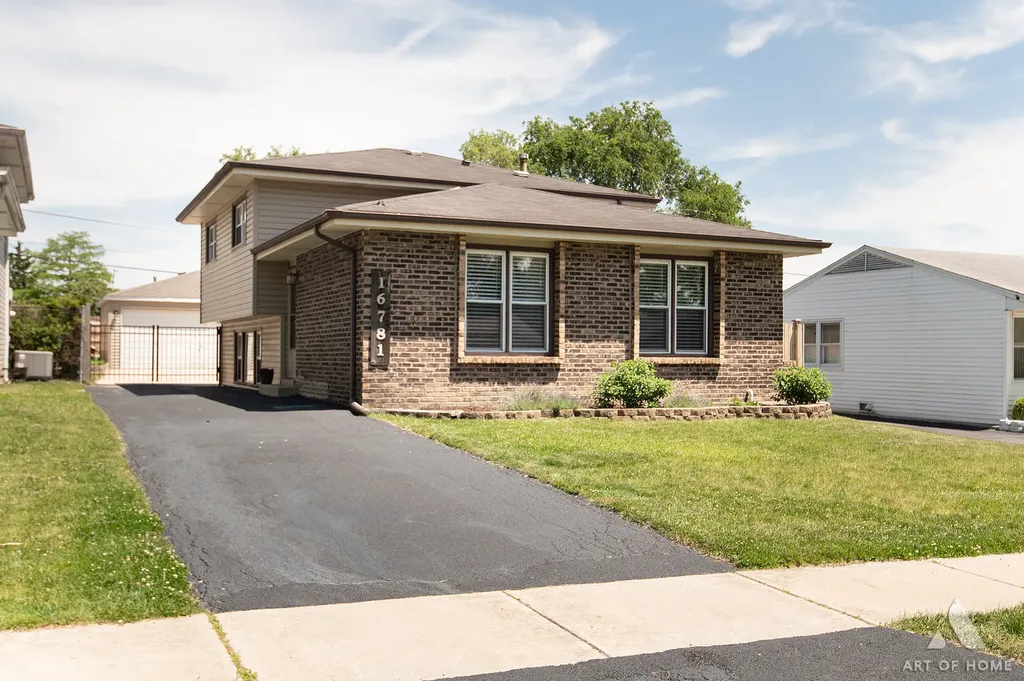 16781 Hilltop Avenue Orland Hills IL 60487