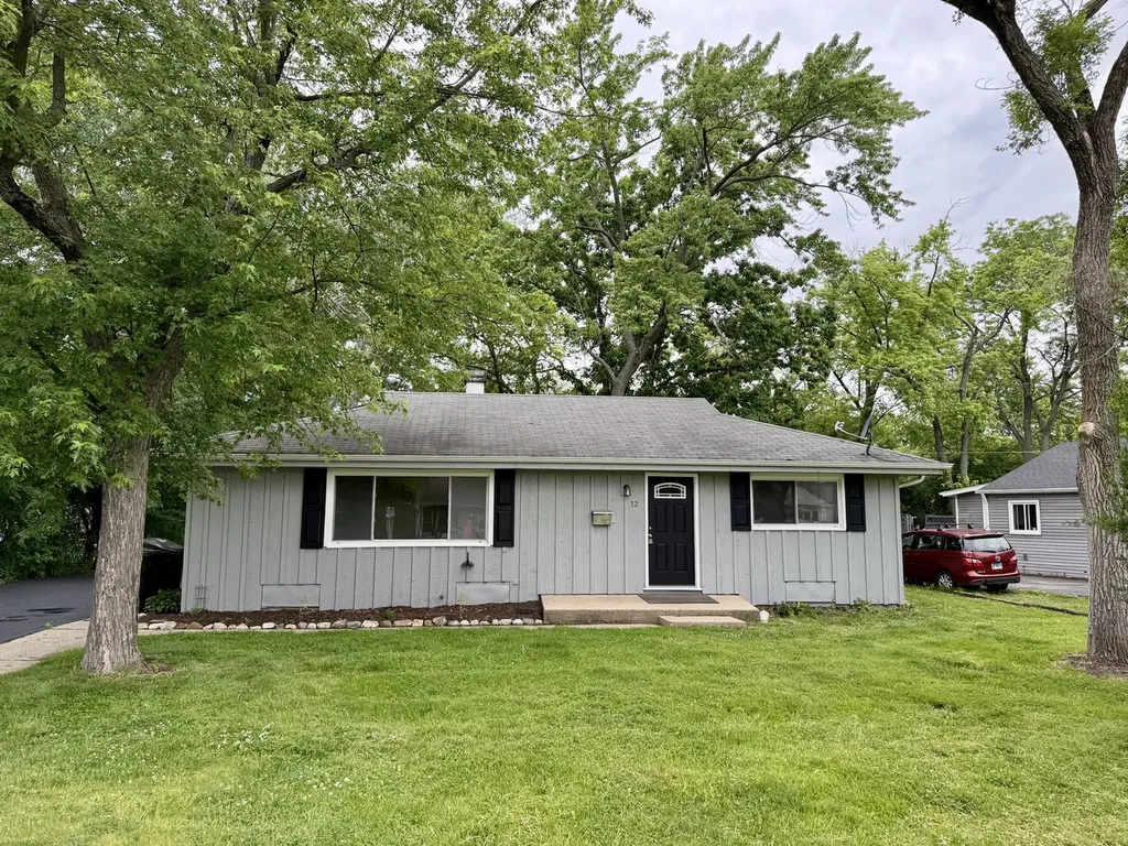 12 Johnathan Road Lake Zurich IL 60047