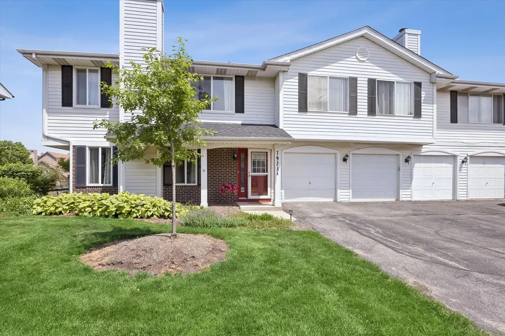7921 Knottingham Circle Darien IL 60561