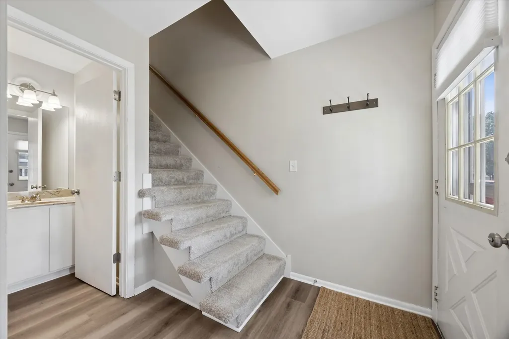 7921 Knottingham Circle Darien IL 60561
