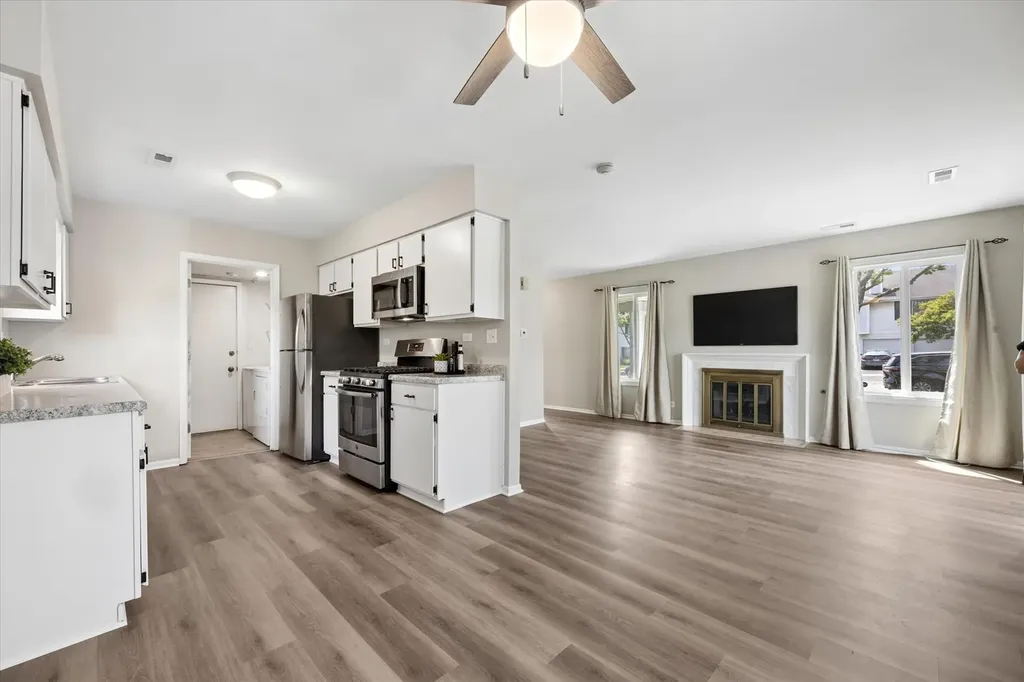 7921 Knottingham Circle Darien IL 60561