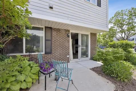 7921 Knottingham Circle Darien IL 60561