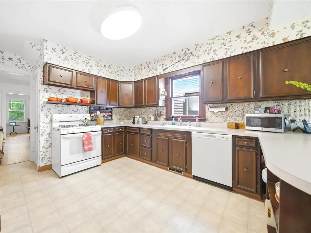 5733 North Marmora Avenue Chicago IL 60646