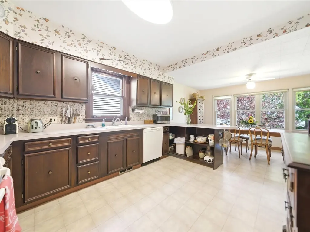 5733 North Marmora Avenue Chicago IL 60646