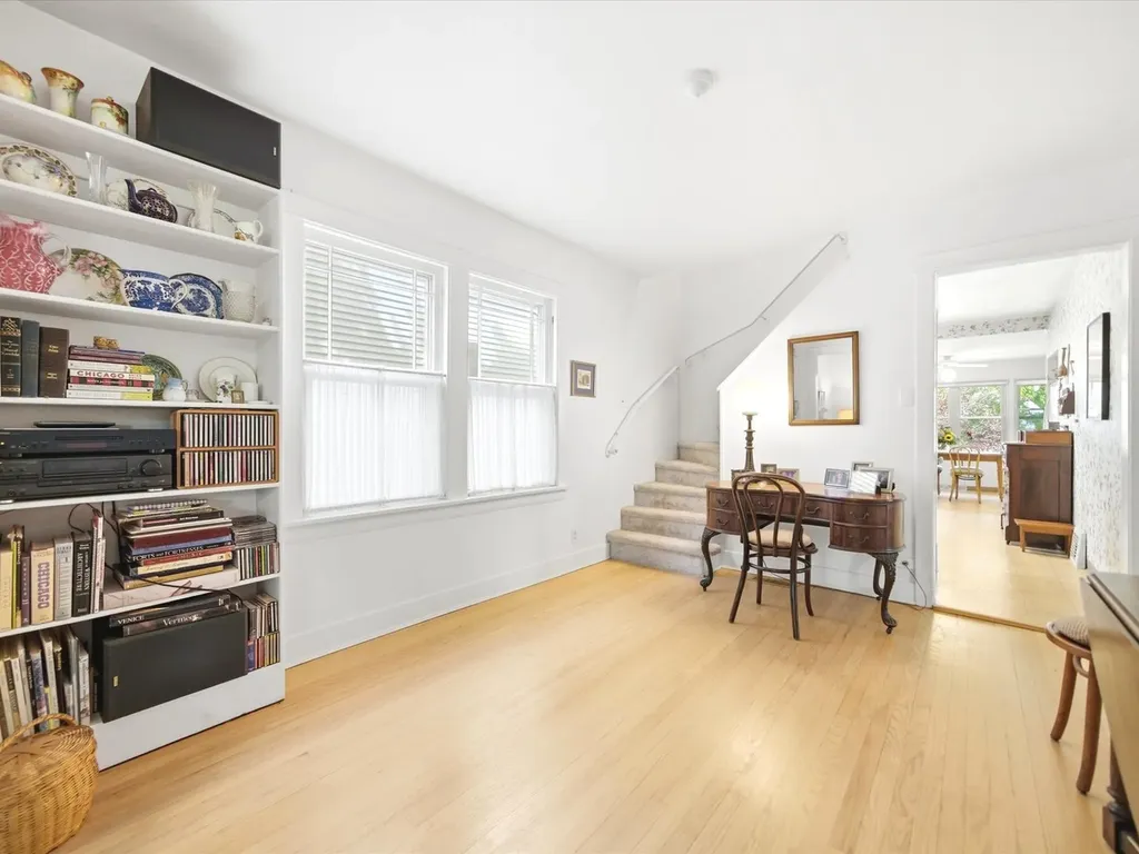 5733 North Marmora Avenue Chicago IL 60646