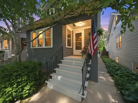 5733 North Marmora Avenue Chicago IL 60646