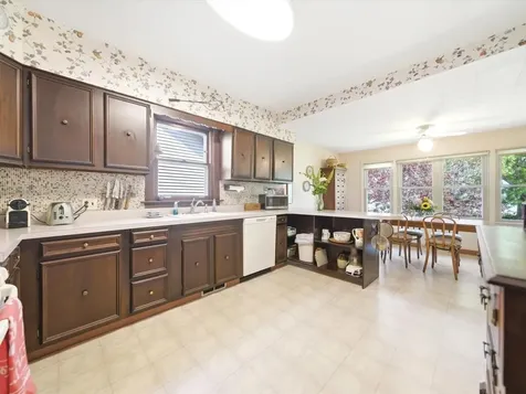 5733 North Marmora Avenue Chicago IL 60646