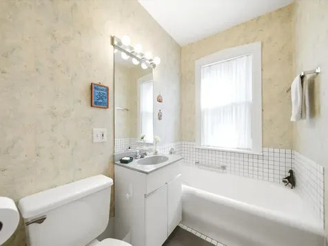 5733 North Marmora Avenue Chicago IL 60646