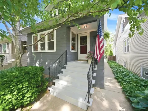 5733 North Marmora Avenue Chicago IL 60646