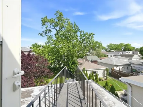 5733 North Marmora Avenue Chicago IL 60646