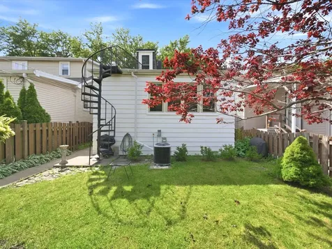 5733 North Marmora Avenue Chicago IL 60646