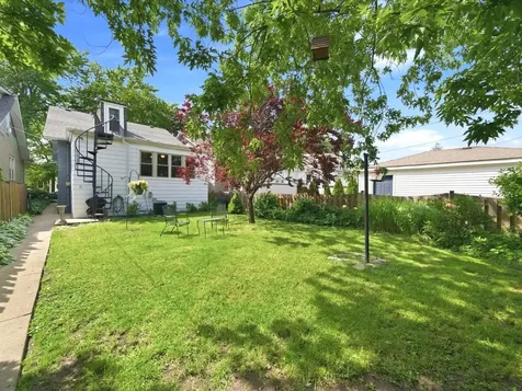 5733 North Marmora Avenue Chicago IL 60646