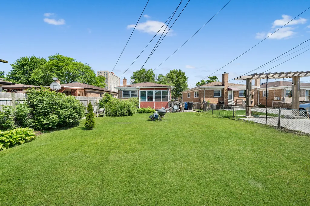 4313 West 77th Place W Chicago IL 60652