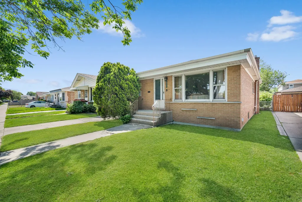 4313 West 77th Place W Chicago IL 60652