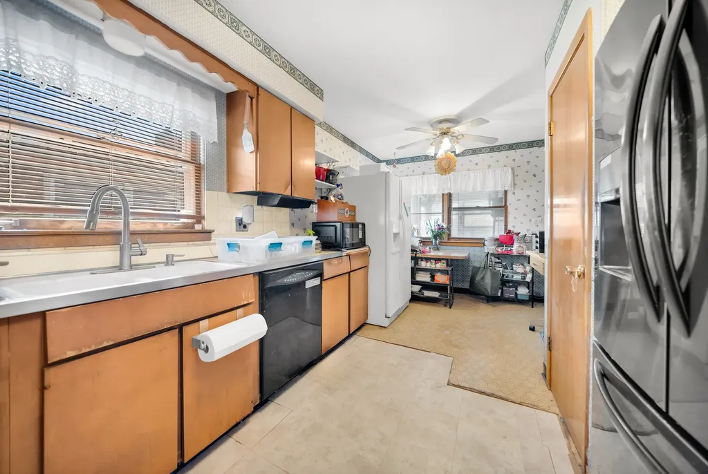 4313 West 77th Place W Chicago IL 60652
