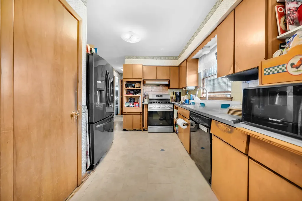 4313 West 77th Place W Chicago IL 60652