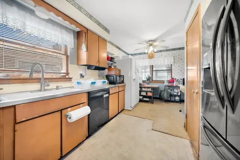 4313 West 77th Place W Chicago IL 60652