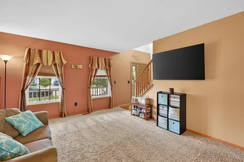 929 Churchill Drive Plano IL 60545