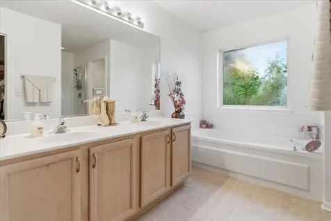 2886 Camden Drive West Chicago IL 60185