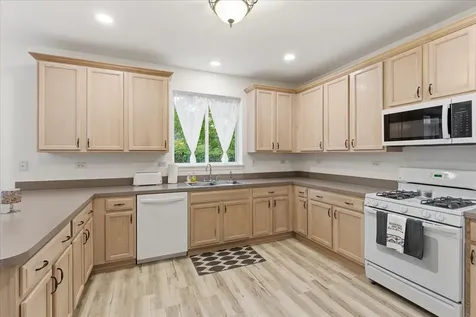 2886 Camden Drive West Chicago IL 60185