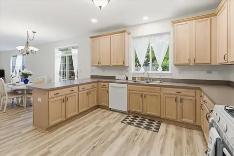 2886 Camden Drive West Chicago IL 60185