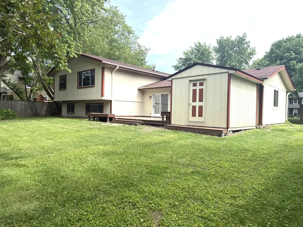 425 Carriage Hill Road Naperville IL 60565