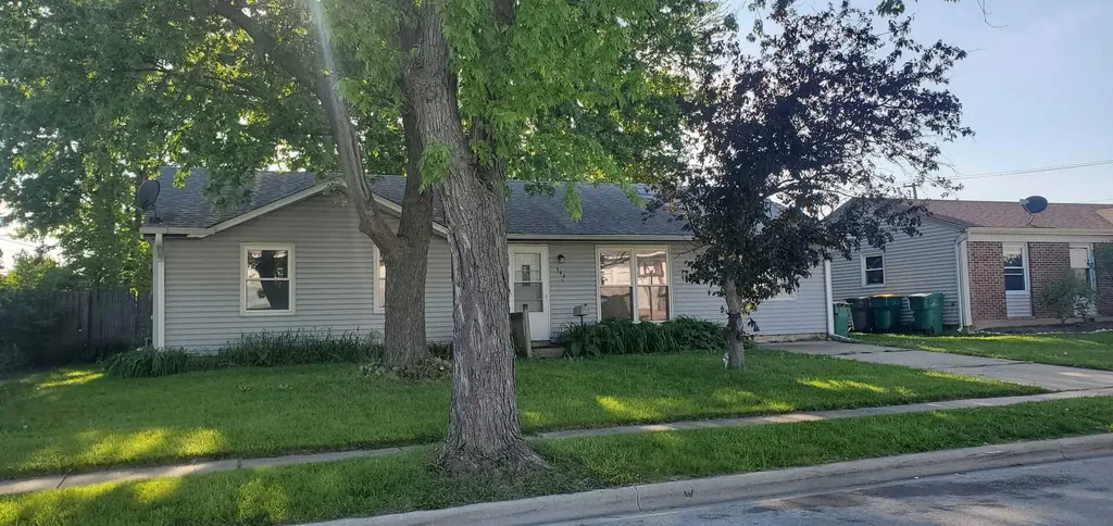 344 Emery Avenue Romeoville IL 60446