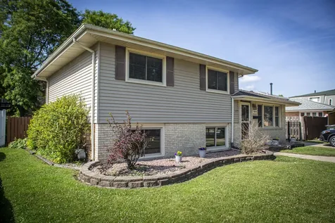 10435 Barnard Drive Chicago Ridge IL 60415