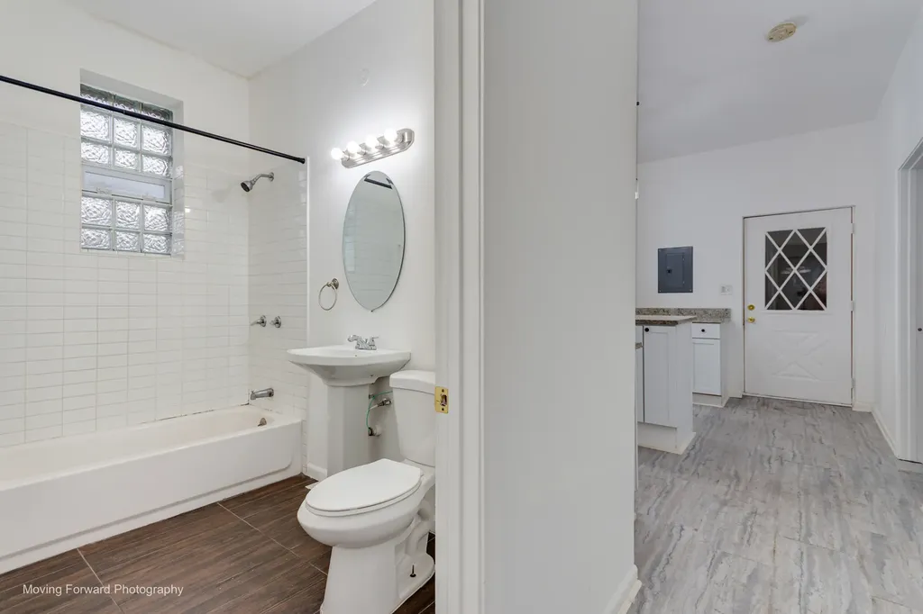 2524 South California Avenue Chicago IL 60608