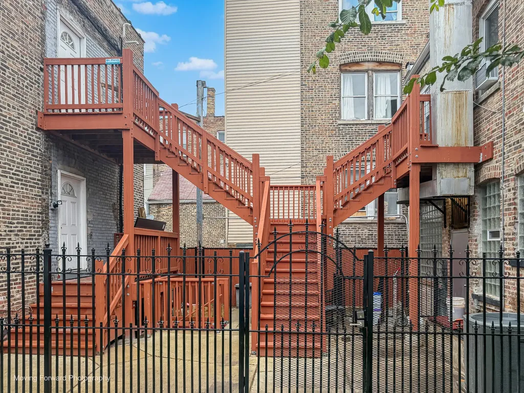 2524 South California Avenue Chicago IL 60608