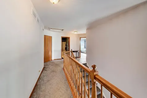 1669 Montclair Drive Elgin IL 60123