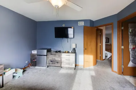 1669 Montclair Drive Elgin IL 60123