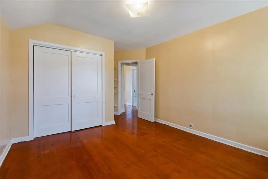 6515 North Maplewood Avenue Chicago IL 60645