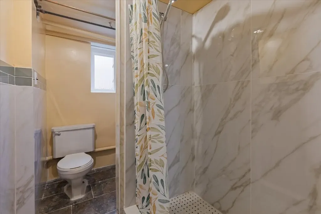 6515 North Maplewood Avenue Chicago IL 60645