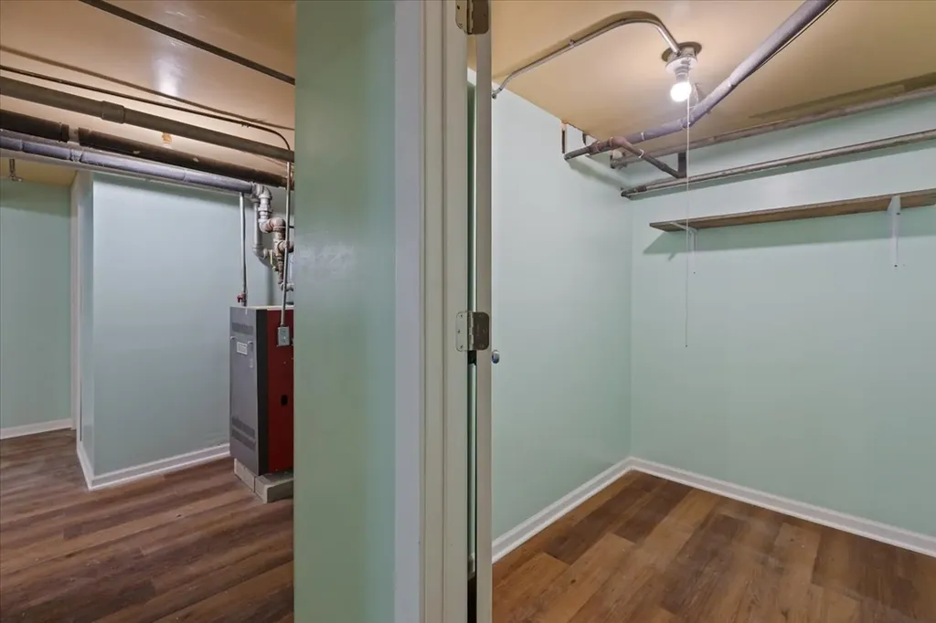 6515 North Maplewood Avenue Chicago IL 60645