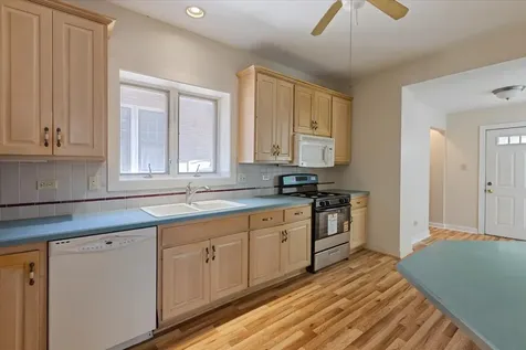 6515 North Maplewood Avenue Chicago IL 60645