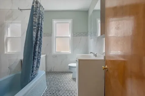 6515 North Maplewood Avenue Chicago IL 60645