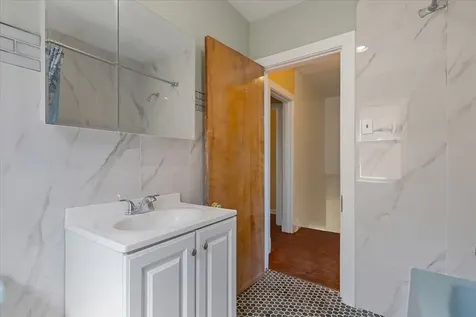 6515 North Maplewood Avenue Chicago IL 60645
