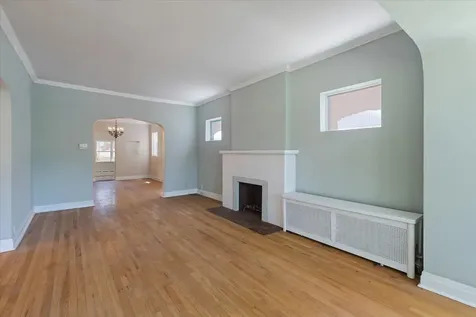 6515 North Maplewood Avenue Chicago IL 60645