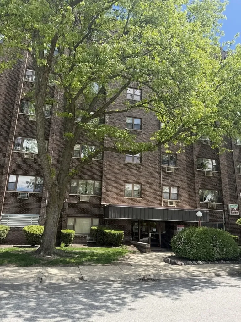 4600 North Cumberland Avenue Chicago IL 60656