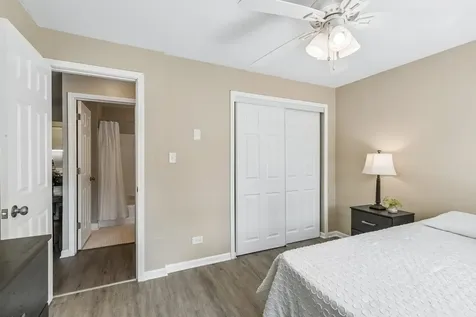 727 South Maple Avenue Oak Park IL 60304