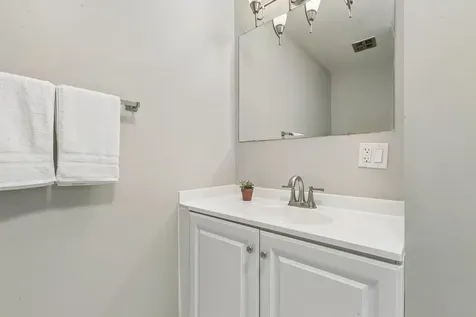 727 South Maple Avenue Oak Park IL 60304