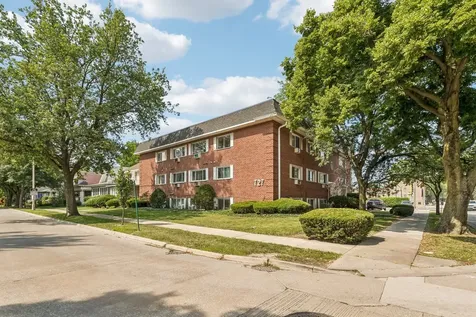 727 South Maple Avenue Oak Park IL 60304