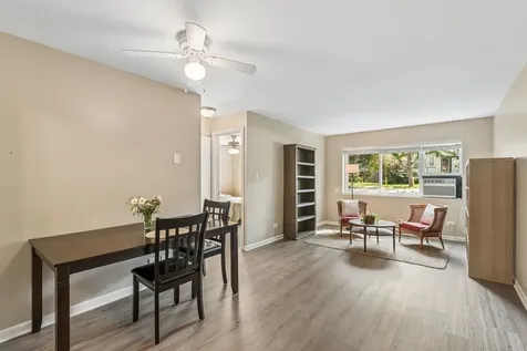 727 South Maple Avenue Oak Park IL 60304